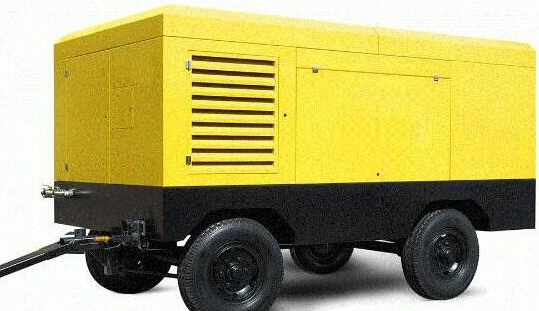 關(guān)于吹瓶空壓機(jī)的保養(yǎng)技巧 空壓機(jī)應(yīng)停放在蒸汽